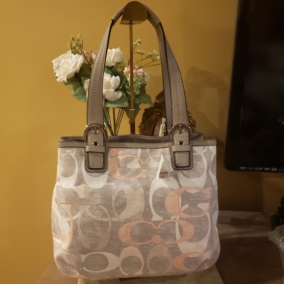 NWT! Coach Soho Signature Optic Linen North South Tote (Retail $378) - Picture 14 of 16